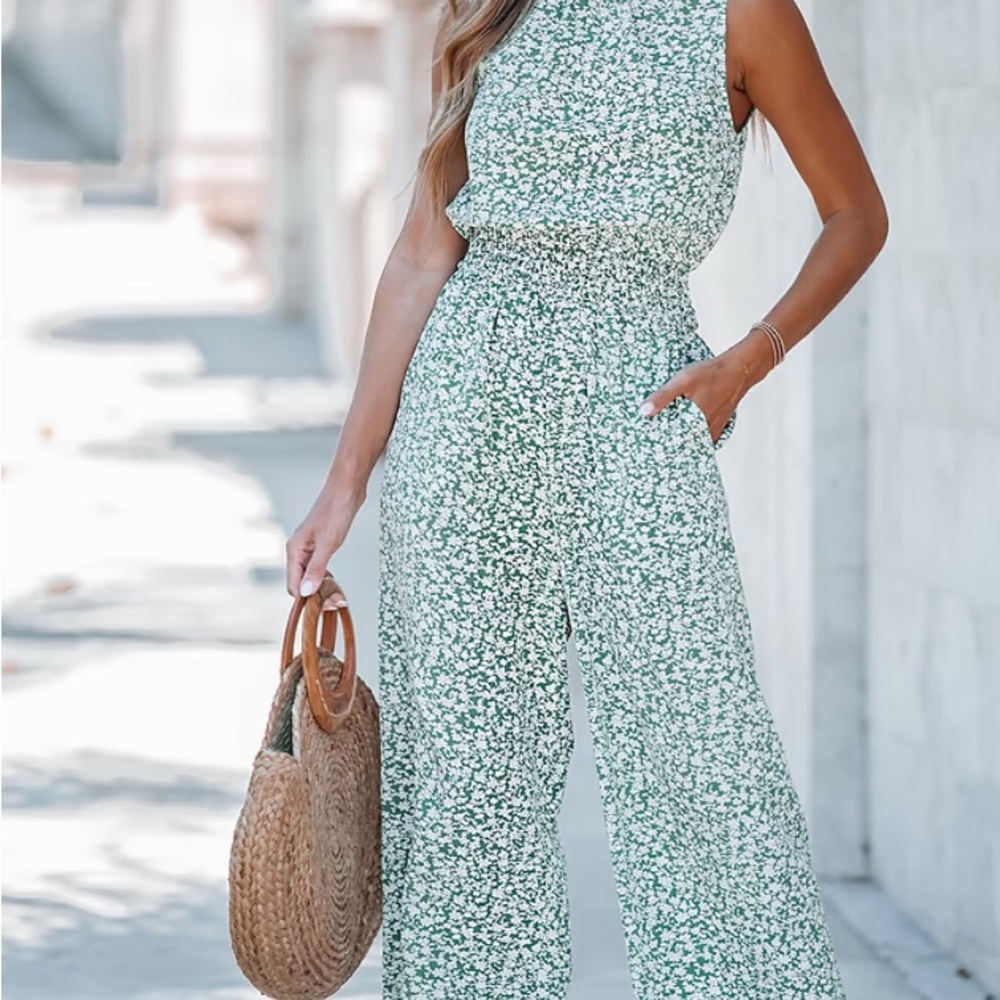 Cupshe Green and White Sleeveless Jumpsuit